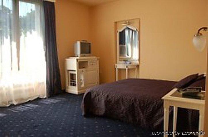 Elite Hotel Oradea Habitación foto